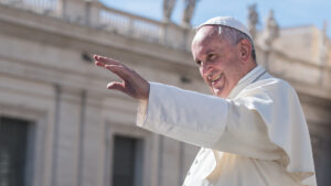 pope-francis-wave-st-peters-sq-1140×641-1.jpg